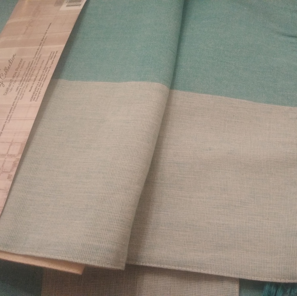 Homewear Spring Collection Teal Table Runner. - Picture 6 of 7